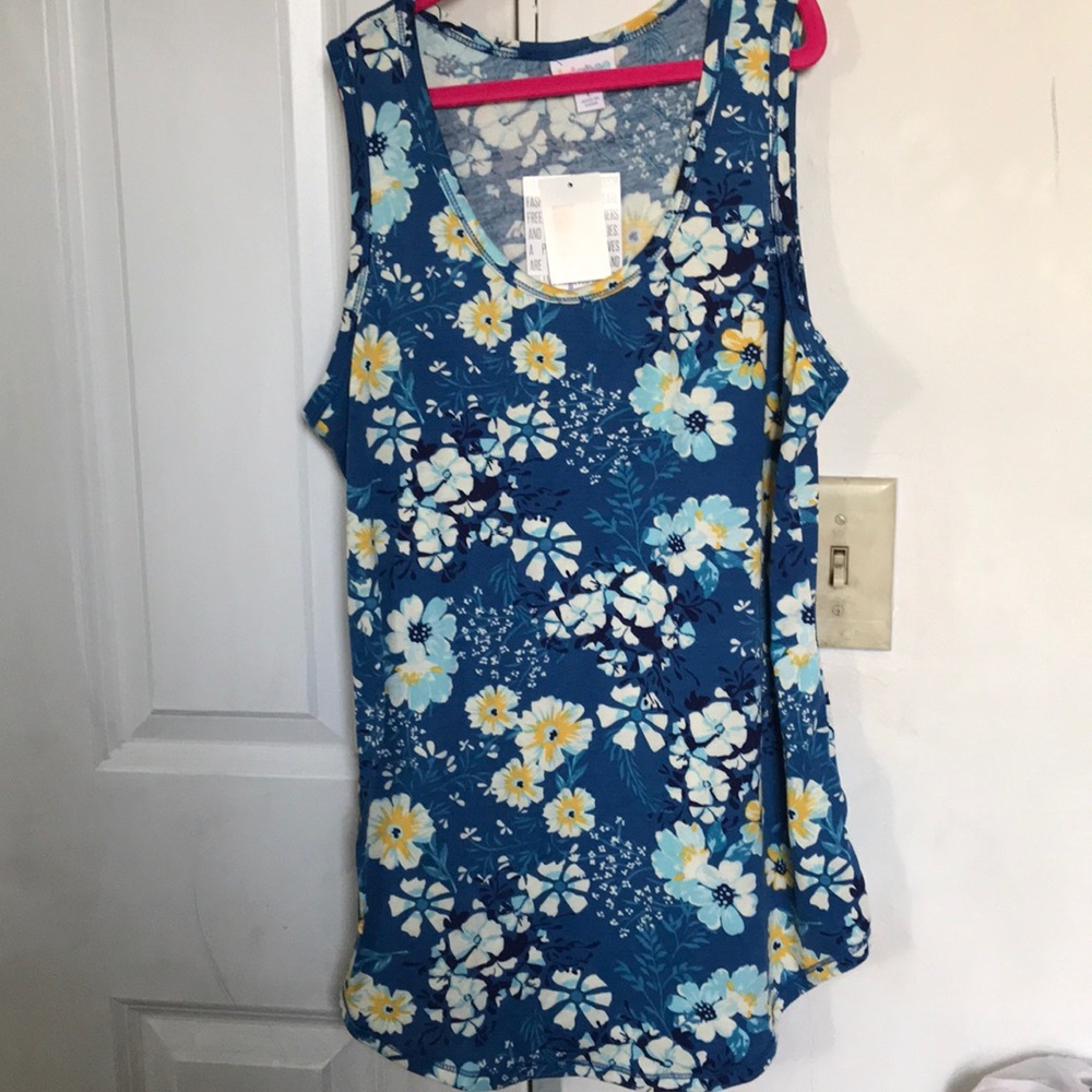 Women’s large tank